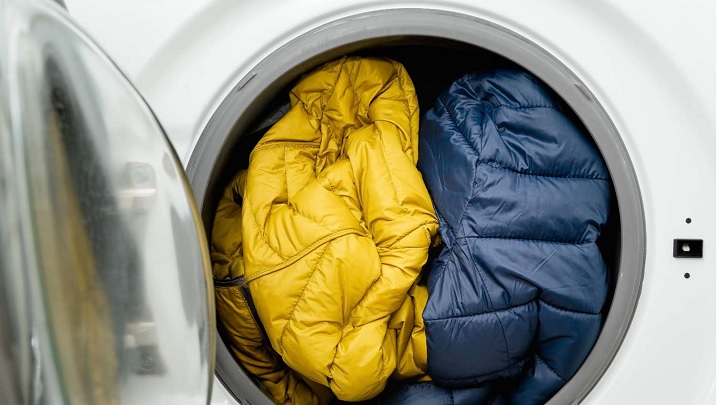 نکاتی مهم برای شستشوی کاپشن پر نکاتی مهم برای شستشوی کاپشن پر