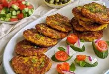طرز تهیه کوکو ذرت و نخود فرنگی؛ ساده و سریع