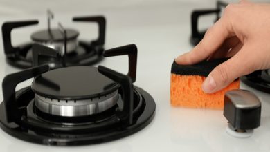 7 روش‌ شستن و برق انداختن سر شعله‌های گاز در خانه تکانی عید 1404