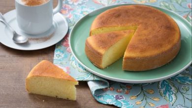 طرز تهیه کیک شیر داغ خانگی؛ ساده و خوش‌طعم