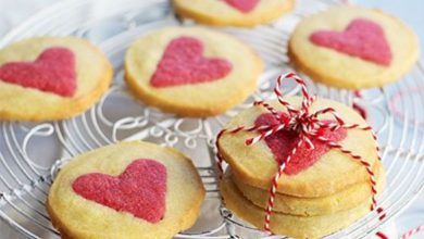 طرز تهیه بیسکویت ولنتاین قلبی دو رنگ؛ ساده و خوشمزه