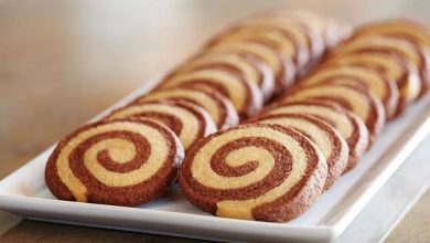 طرز تهیه شیرینی رول بادام زمینی و شکلات برای عید؛ بدون نیاز به فر