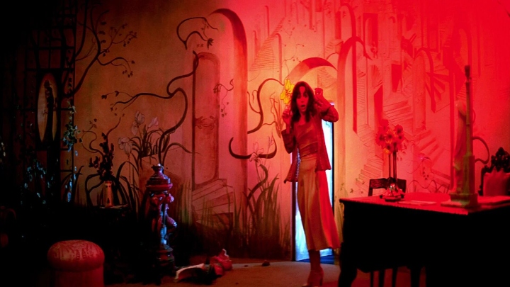 سوسپیریا (Suspiria)