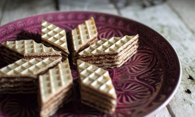 طرز تهیه شیرینی میکادو (میشکا) برای عید؛ بدون نیاز به فر