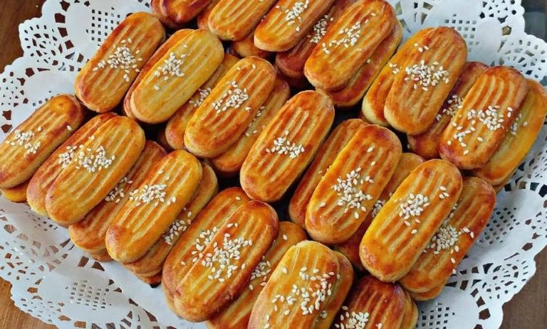 طرز تهیه شیرینی نان چایی قزوینی برای عید+ نکات و فوت‌وفن ها