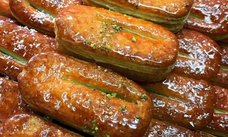 طرز تهیه شیرینی زبان به روش قنادی برای عید نوروز
