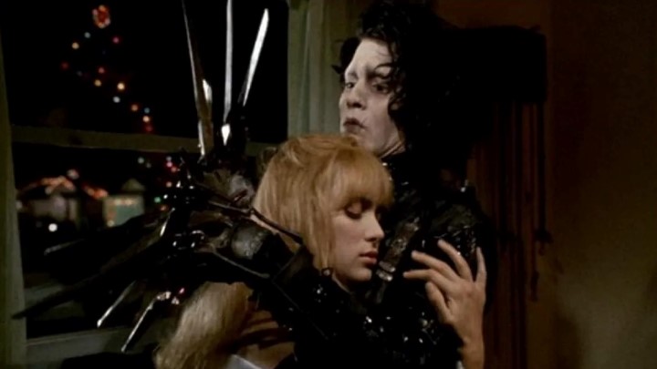 ادوارد دست قیچی (Edward Scissorhands) از بهترین فیلم‌های فانتزی عاشقانه