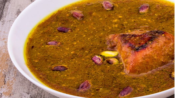 فسنجان با مرغ