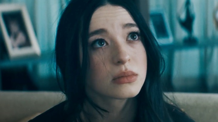 آنورا (Anora) از بهترین فیلمهای و سریالهای مایکی مدیسون آنورا (Anora) از بهترین فیلمهای و سریالهای مایکی مدیسون