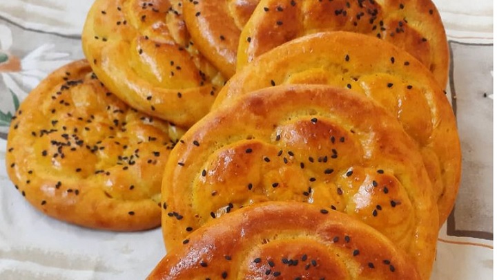 طرز تهیه نان کاکولی با فر