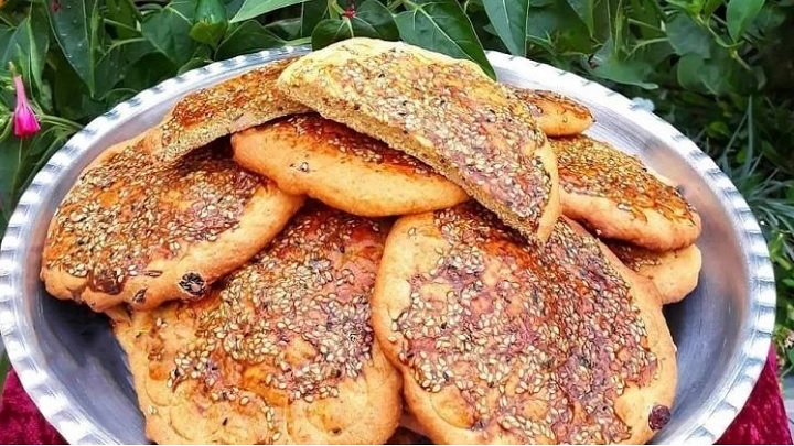 طرز تهیه نان کاکولی در توستر