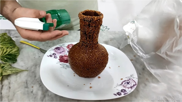 کاشت سبزه کوزهای در خانه کاشت سبزه کوزهای در خانه