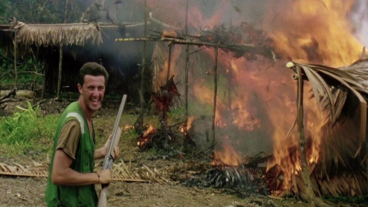 کانیبال هولوکاست (Cannibal Holocaust) از فیلم‌های جنجالی که تماشای آن‌ها ممنوع است!