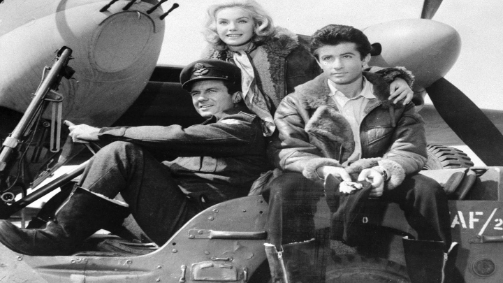 اسکادران ۶۳۳ (633 Squadron) از بهترین فیلم‌‌های جنگی در مورد نبردهای هوایی