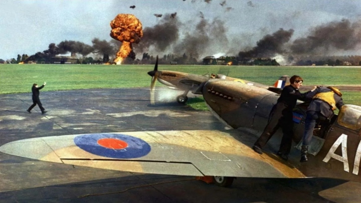 نبرد بریتانیا (Battle of Britain) از بهترین فیلم‌‌های جنگی در مورد نبردهای هوایی