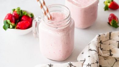 طرز تهیه میلک شیک توت فرنگی به روش کافی شاپی