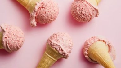 طرز تهیه بستنی توت‌ فرنگی خانگی+ نکات کلیدی