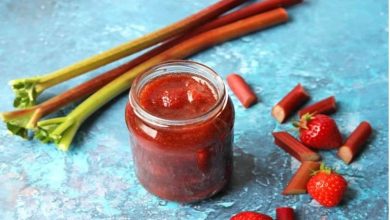 طرز تهیه مربای ریواس و توت‌فرنگی + نکات شکرک و کپک نزدن