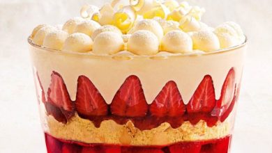 طرز تهیه ترایفل توت‌فرنگی؛ دسر خوشمزه و مجلسی