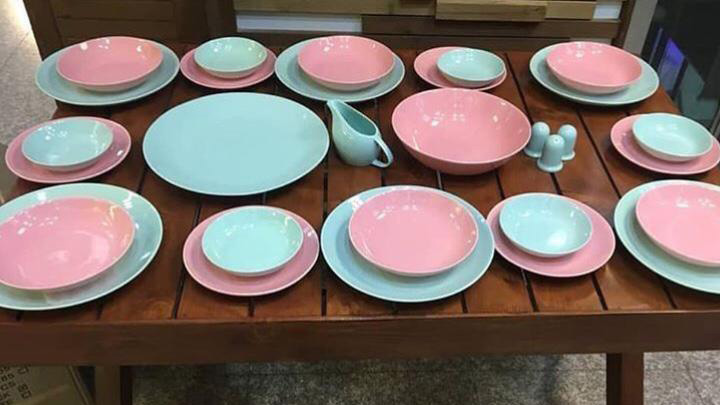 ظروف سرامیکی رنگی، نمادی از هنر دست و رنگهای زندگیبخش ظروف سرامیکی رنگی، نمادی از هنر دست و رنگهای زندگیبخش