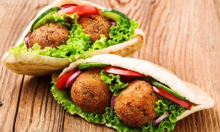 بررسی کالری یک عدد فلافل و ساندویچ فلافل