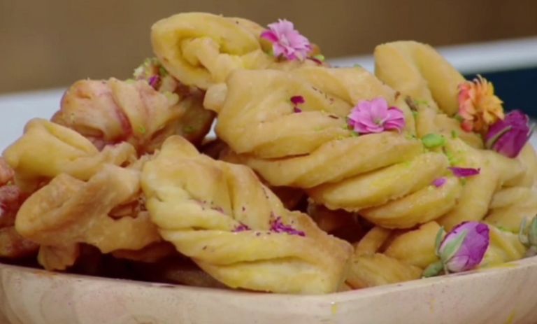 طرز تهیه قریوش عربی به روش سنتی+ نکات و فوتوفن ها