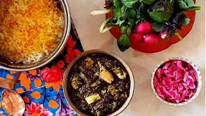 نکات و فوت‌وفن های طرز تهیه خورشت ریواس با کنگر و جا افتادن آن