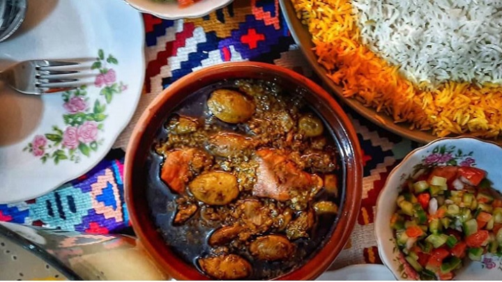 نکات و فوت‌وفن های طرز تهیه خورشت چغاله بادام مجلسی