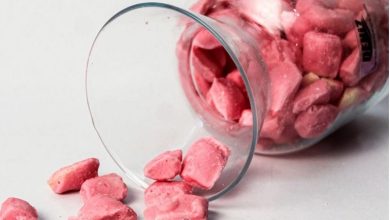 طرز تهیه شکر پنیر توت فرنگی با توت فرنگی تازه