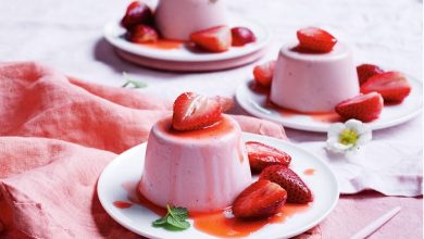 طرز تهیه پاناکوتا توت فرنگی؛ دسر بهاری با طعمی دلپذیر