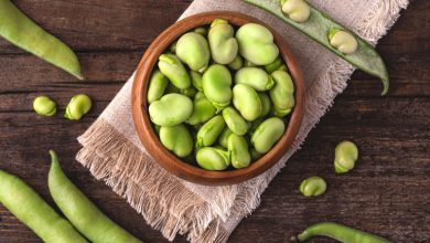 5 ترفند سریع و آسان برای پوست کندن باقلا سبز