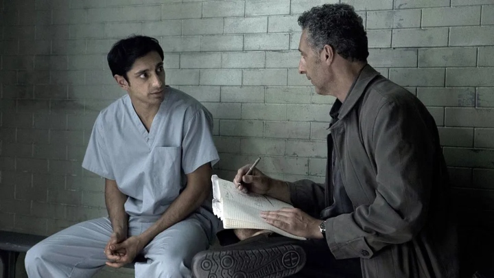 آن شب (The Night Of)؛ بهترین مینی سریال‌ها با امتیار بالای 8