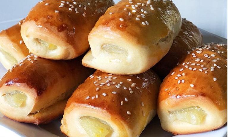 طرز تهیه شیرینی گل محمدی؛ با عطر و طعم گل بهاری
