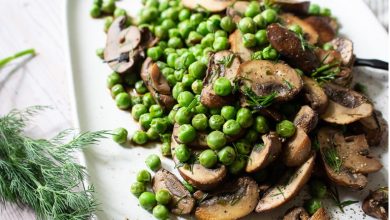 طرز تهیه خوراک نخودفرنگی و قارچ؛ غذایی ساده و مقوی