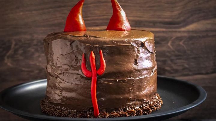 نکات و فوت‌وفن‌ های طرز تهیه کیک غذای شیطان