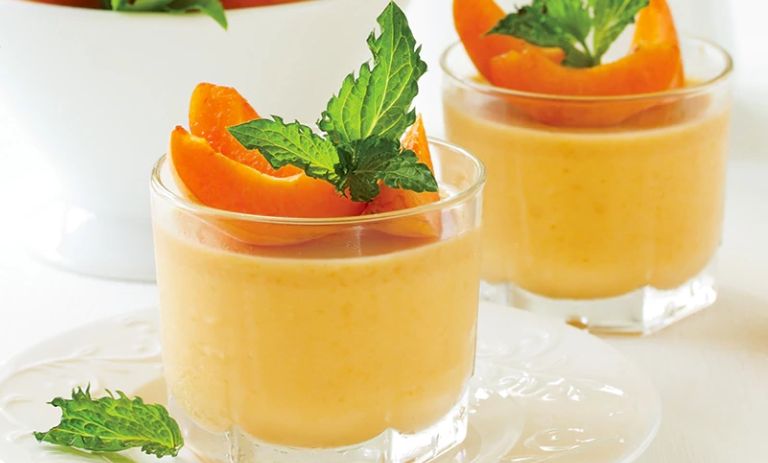 طرز تهیه پاناکوتای زردآلو؛ دسر خوشمزه و خوش رنگ