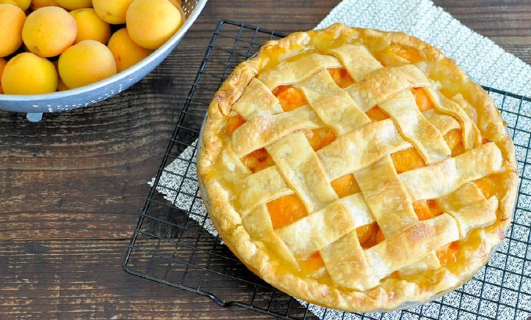 طرز تهیه پای زردآلو؛ برای مهمانی و دورهمی
