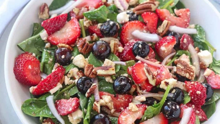 نکات و فوت‌وفن‌ های طرز تهیه سالاد بیکن و توت‌فرنگی