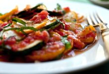 طرز تهیه خوراک کدو با گوجه‌ سبز؛ ساده و رژیمی