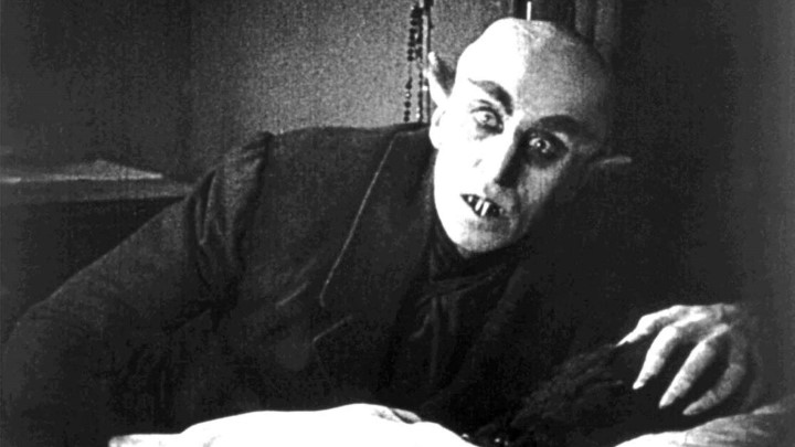 نوسفراتو: سمفونی وحشت (Nosferatu: A Symphony of Horror) یکی از بهترین فیلم‌های خون‌آشامی تاریخ سینما