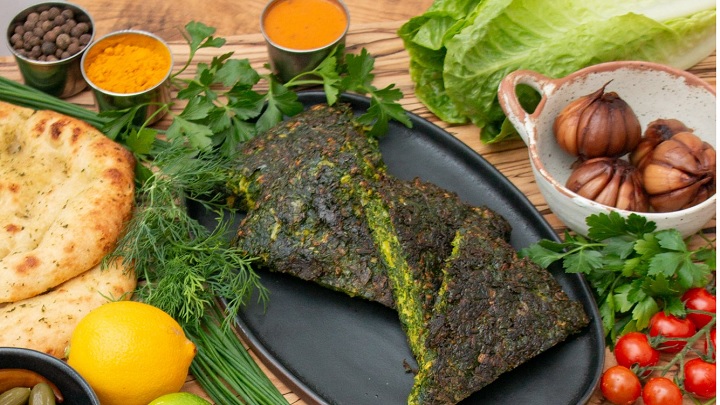 نکات و فوت‌وفن های طرز تهیه کوکو کاهو پفکی