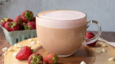 طرز تهیه لاته توت فرنگی خانگی؛ ساده و سریع