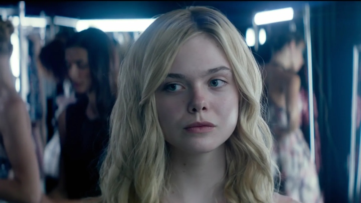 شیطان نئونی؛ ال فانینگ (The Neon Demon)