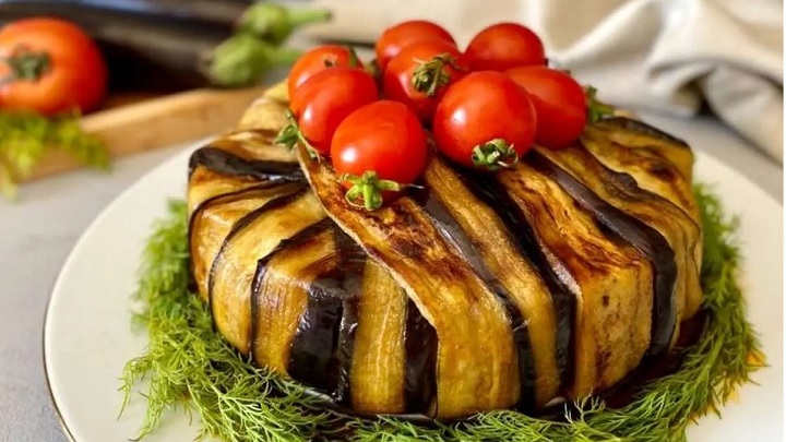 نکات و فوت‌وفن های طرز تهیه سالاد بادمجان آذربایجانی