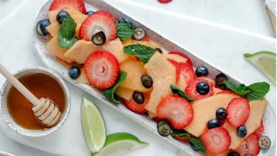 طرز تهیه سالاد توت فرنگی و گرمک؛ ایدهای سالم و خوشمزه برای روزهای گرم