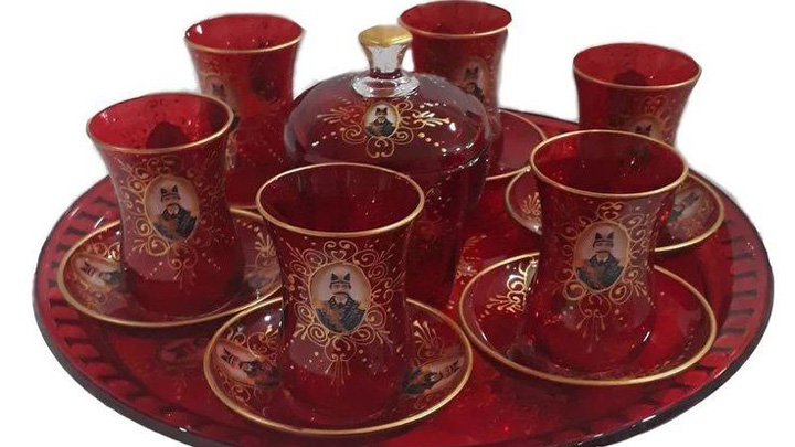 فنجان و نعلبکی طرح سنتی قجری
