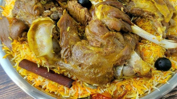 نکات و فوت‌وفن‌ های طرز تهیه مندی؛ چلو گوشت معروف