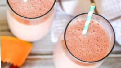 طرز تهیه اسموتی ملون و توت‌ فرنگی؛ خوشمزه و آسان