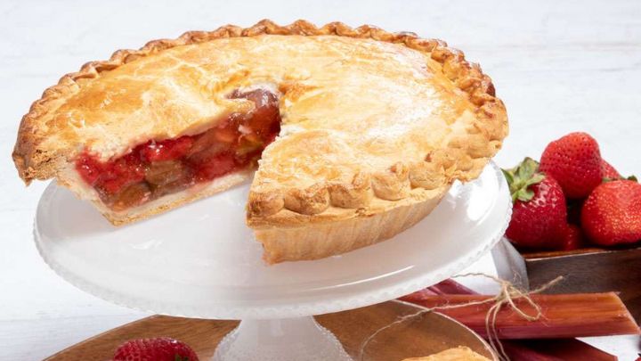 نکات و فوت‌وفن‌ های طرز تهیه پای توت‌ فرنگی و ریواس