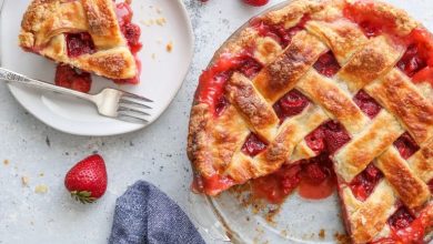 طرز تهیه پای توت فرنگی و ریواس؛ شیک و آسان برای مهمانیها